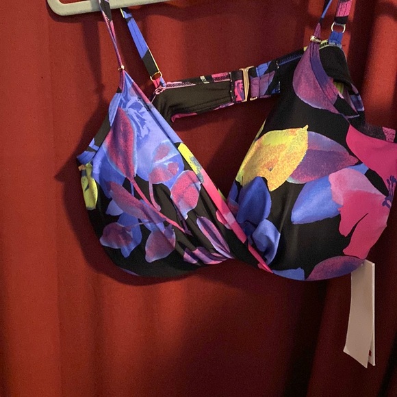 New Calvin Klein Bathing suit top. Size XL - Picture 1 of 8